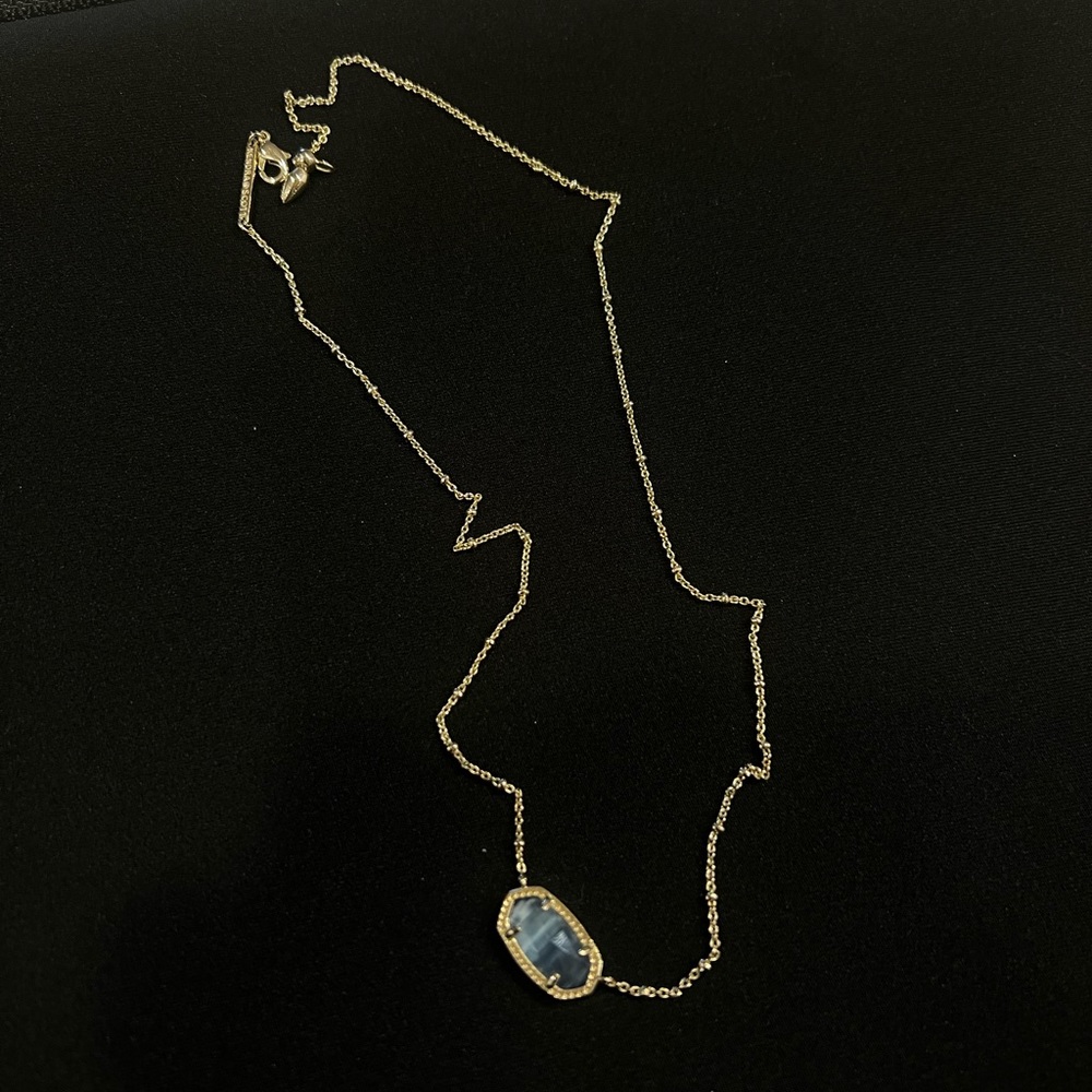 Kendra Scott necklace